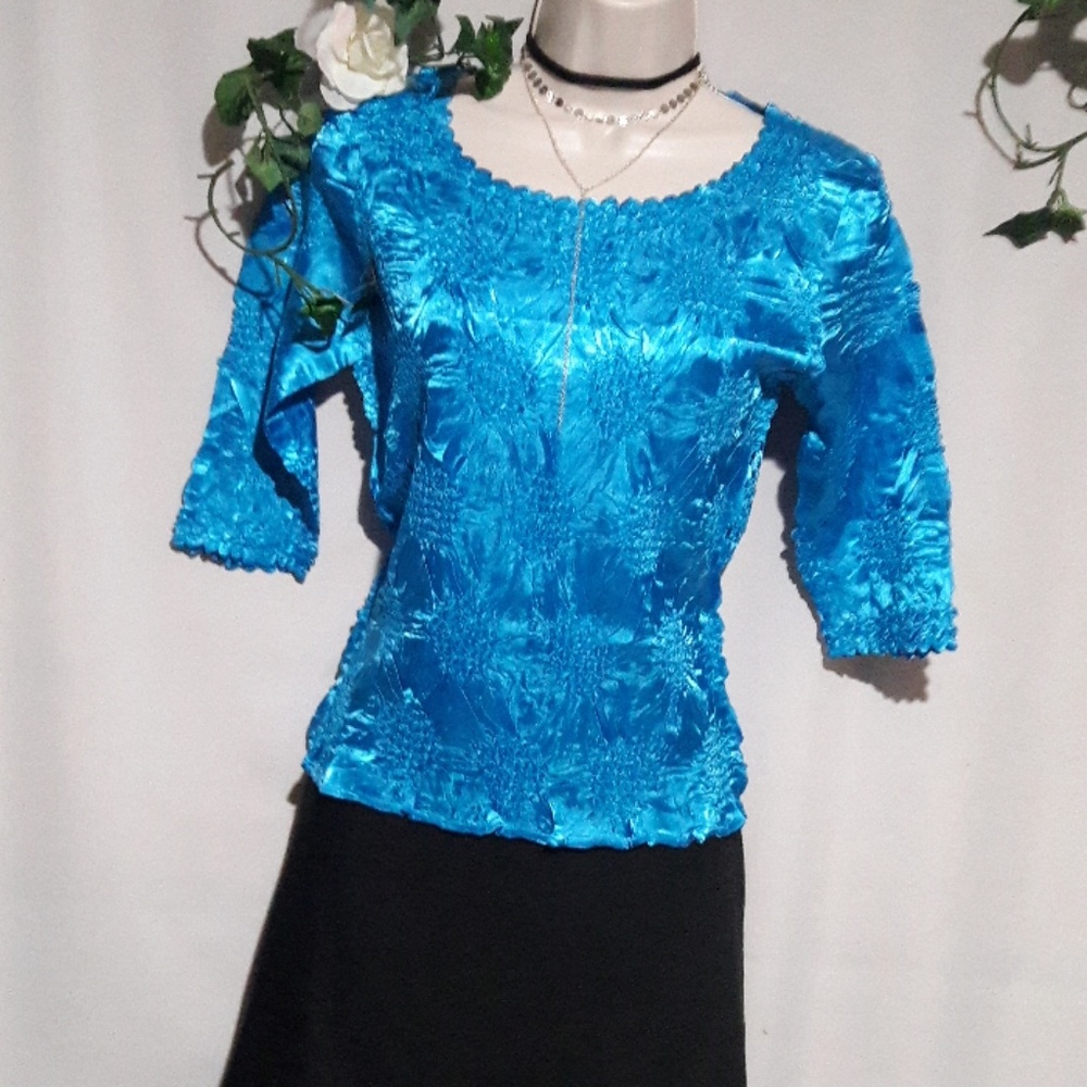 Blue blouse stretchy M